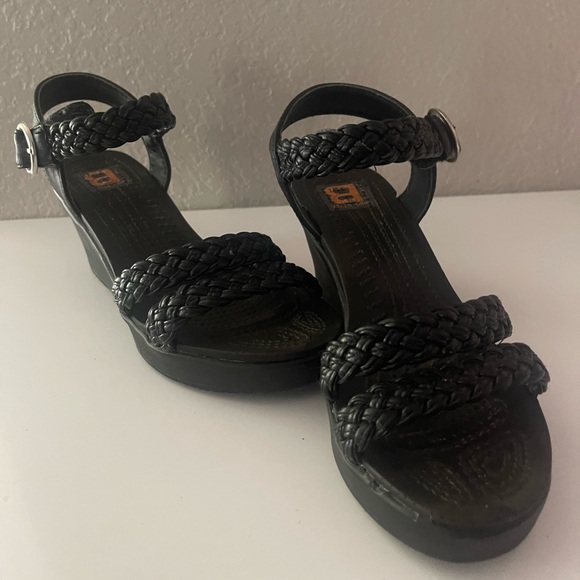 Wedge Sandals - Picture 2 of 4